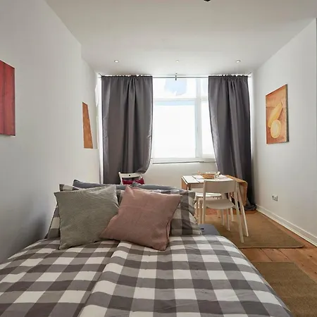 Charming Em Belem-books And Canvas Apartment