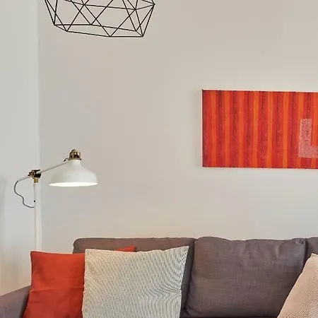 Charming Em Belem-books And Canvas Lägenhet