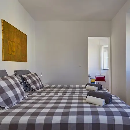Charming Em Belem-books And Canvas Apartment Lissabon