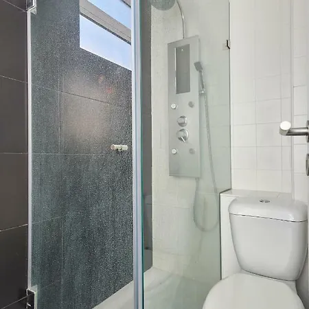 Charming Em Belem-books And Canvas Lejlighed Lisboa