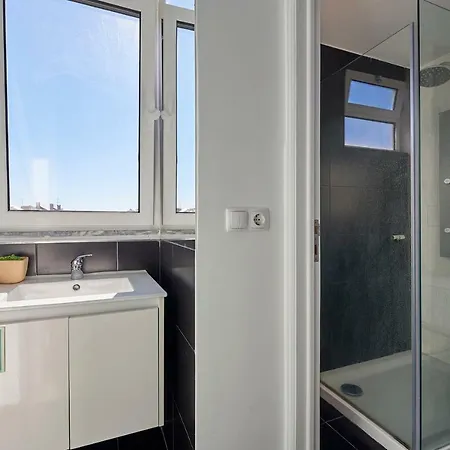 Lejlighed Charming Em Belem-books And Canvas