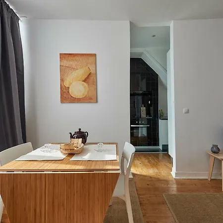 아파트 Charming Em Belem-books And Canvas
